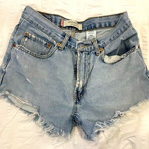 Vintage Levi’s cutoff denim shorts. 505 originals. Size 31W.